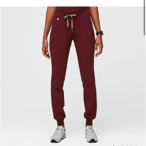 Figs Zamora scrubs jogger size xs burgundy - Picture 2 of 5